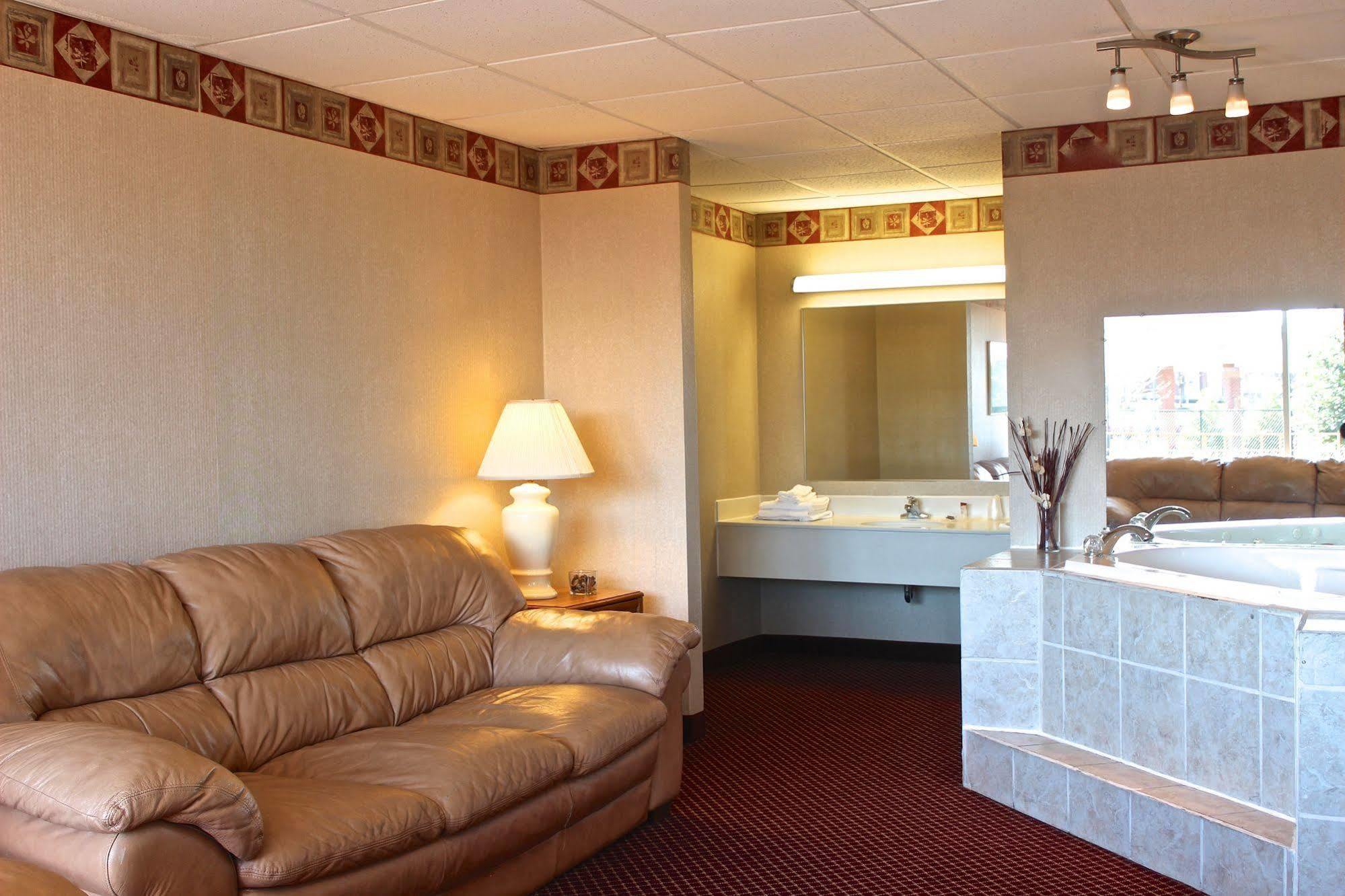 Regency Inn Richmond Dumbarton Екстериор снимка