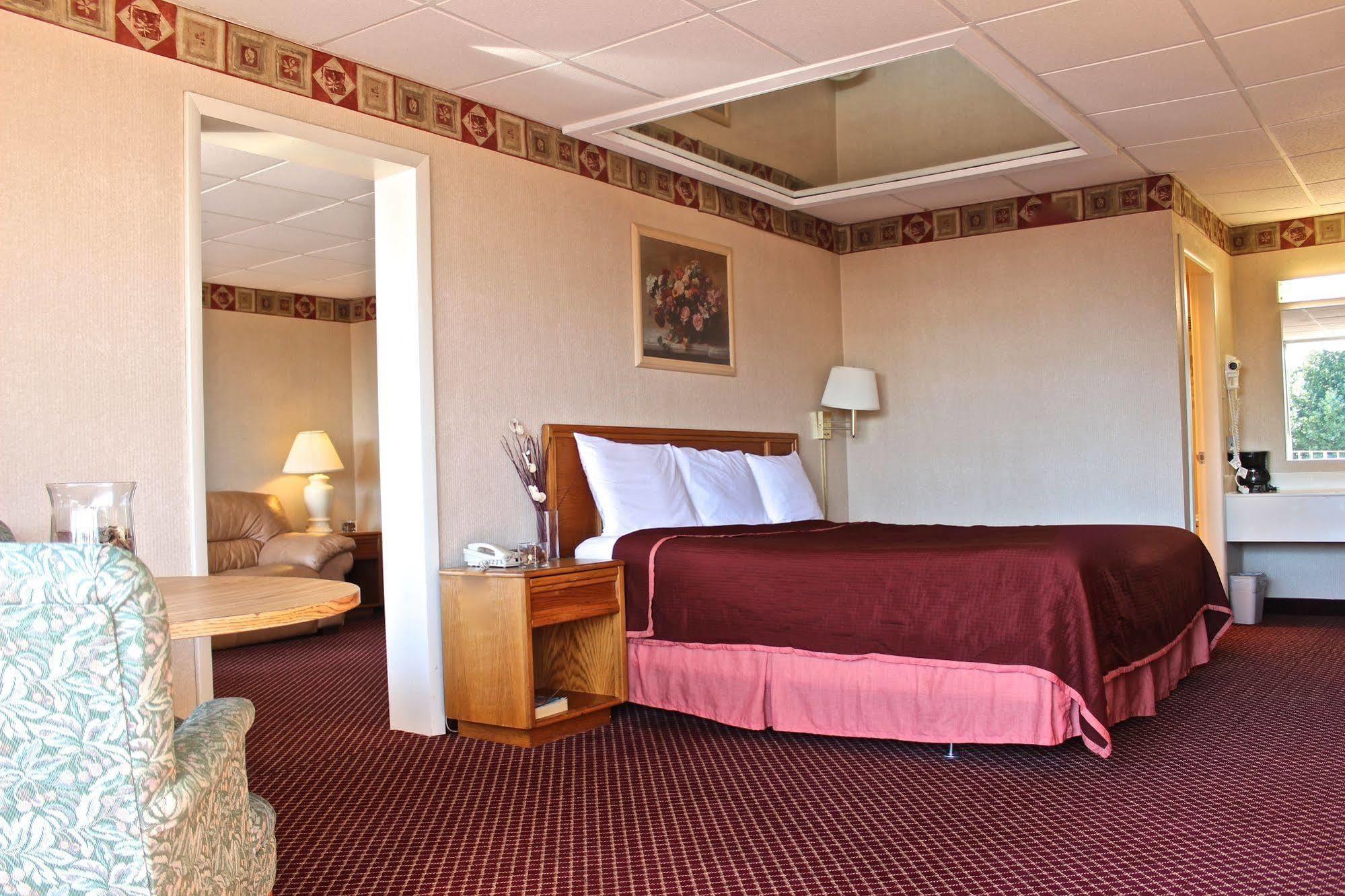 Regency Inn Richmond Dumbarton Екстериор снимка